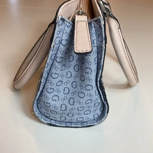 Guess handbag - Picture 4 of 12